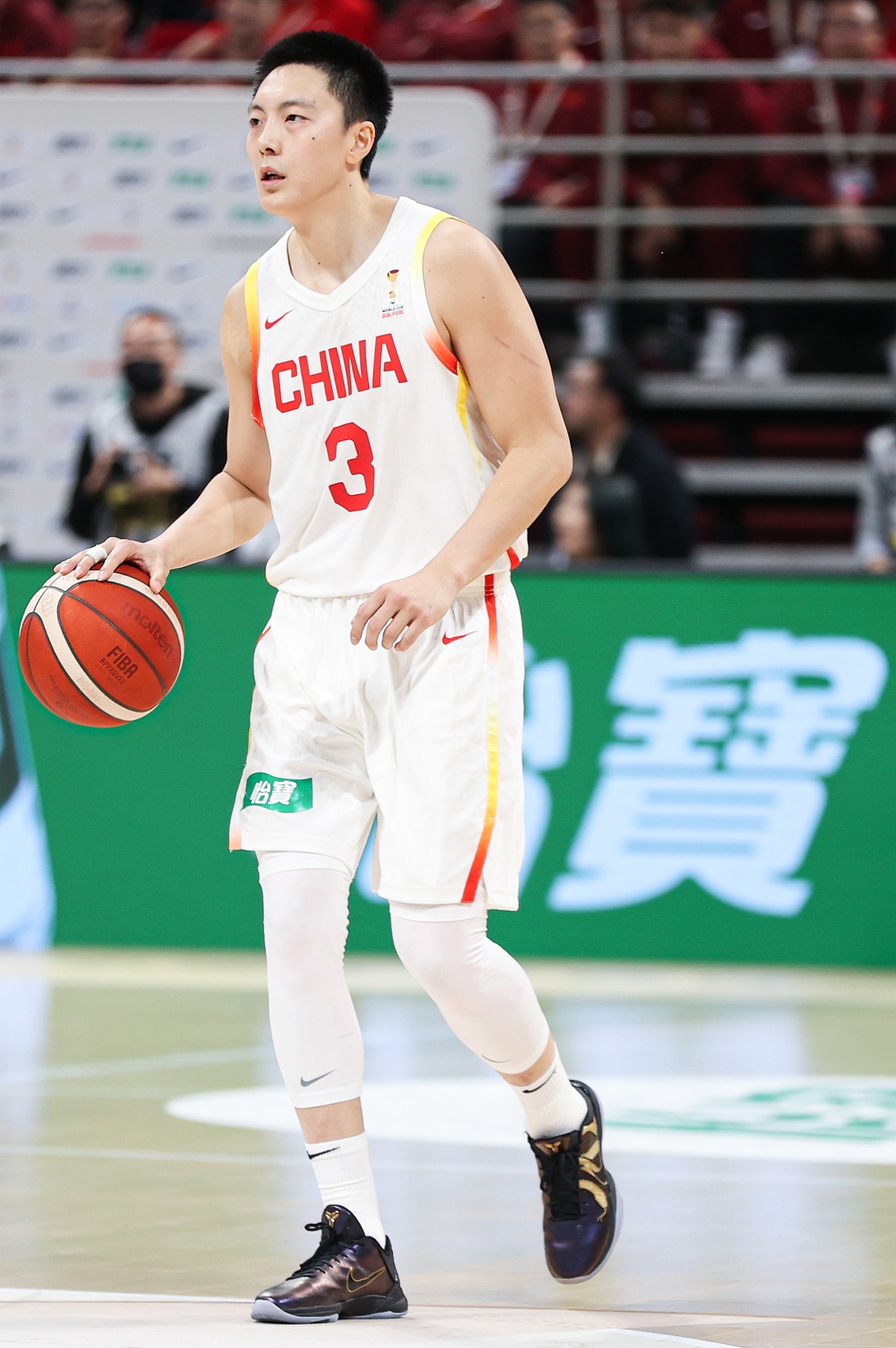 足球比分-媒体人：刚结束国家队任务 胡明轩就直奔体育总局医院治疗膝伤