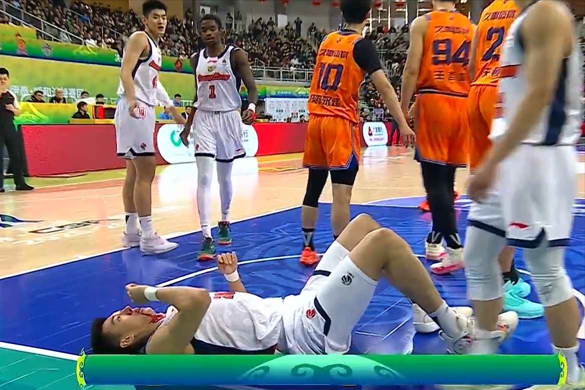 竞彩足球资讯分析-王少杰血洒赛场,奎因37分广东队被淘汰,偰李永炜9助攻小将15分